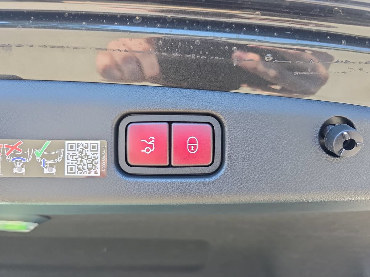 New 2026 Mercedes-Benz E 350 4MATIC Sedan image 13