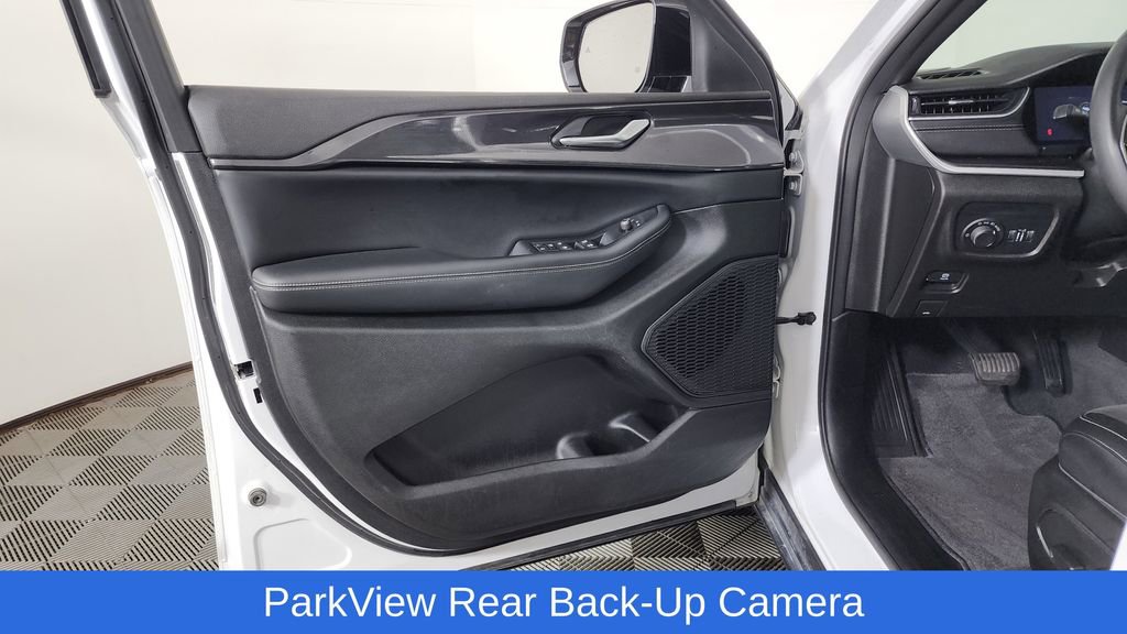 Used 2023 Jeep Grand Cherokee Altitude image 14