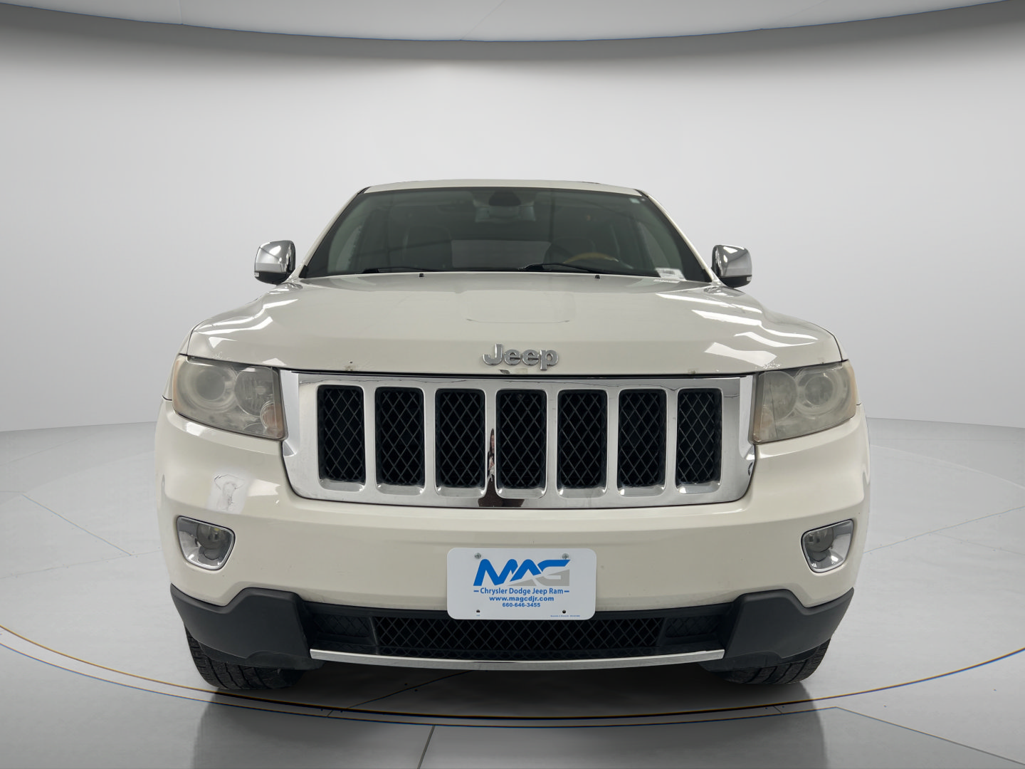 Used 2011 Jeep Grand Cherokee Overland AWD/4WD image 3