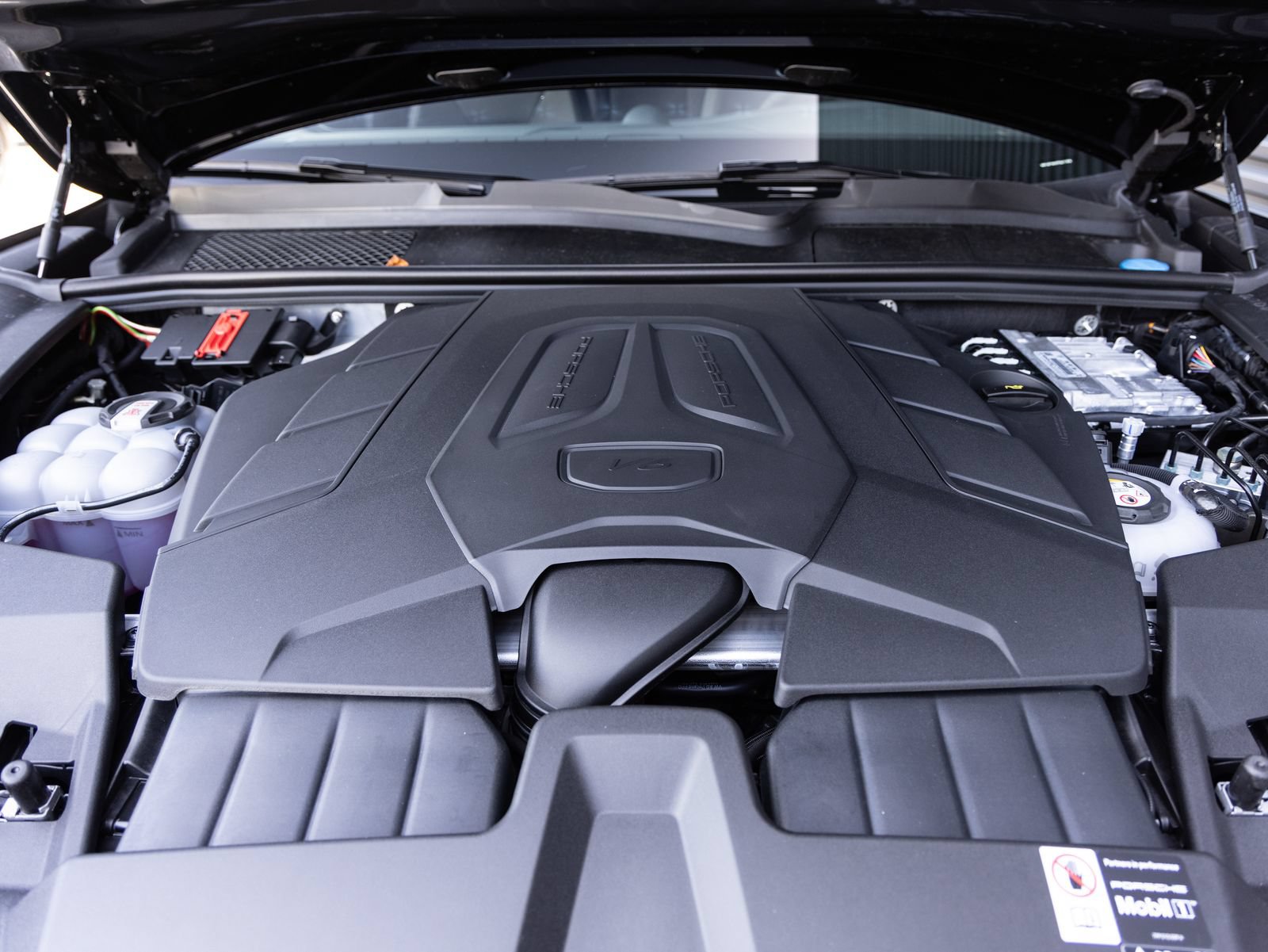 New 2026 Porsche Cayenne E-Hybrid AWD/4WD image 37