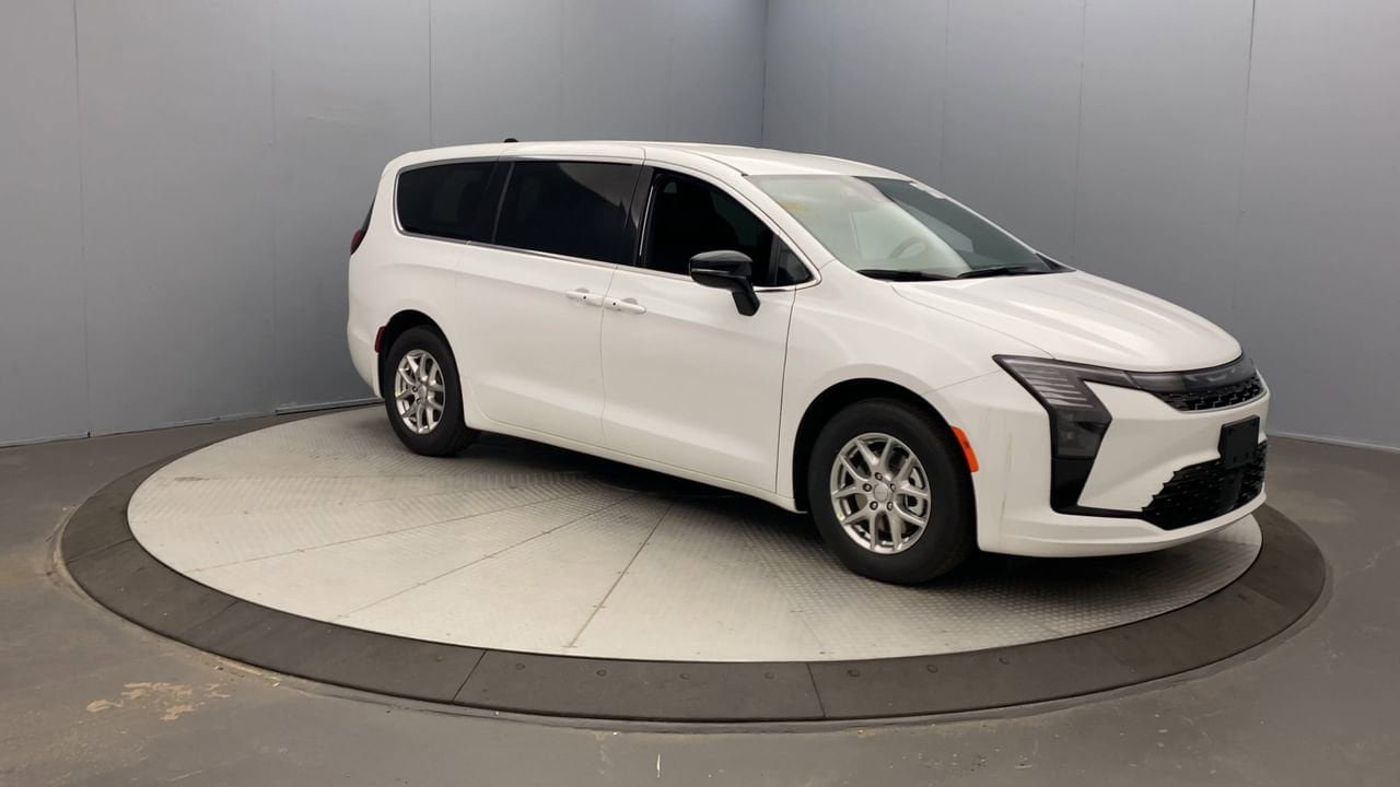 New 2027 Chrysler Pacifica Select FWD image 7