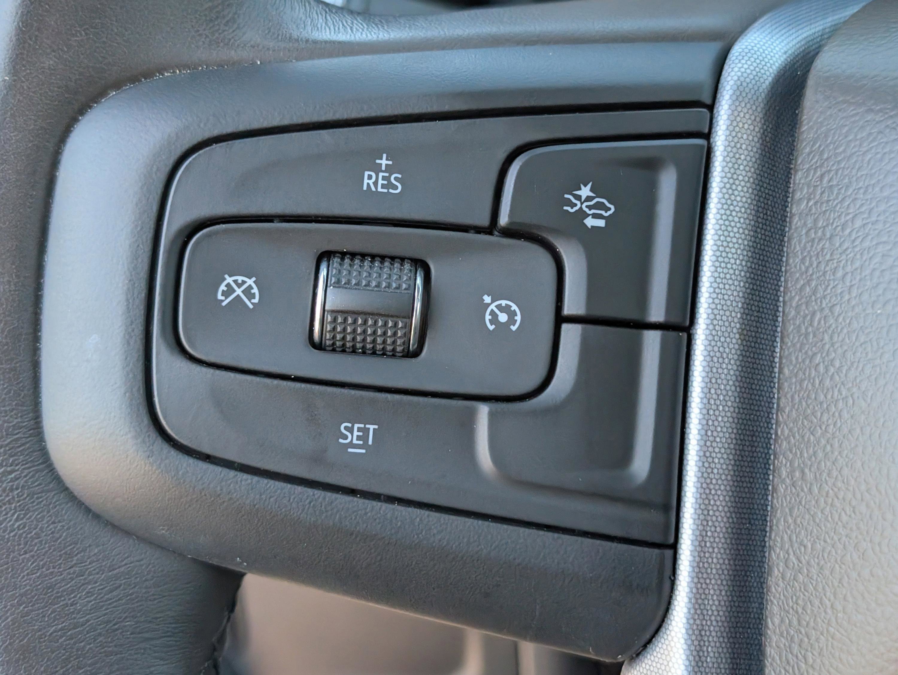 Used 2023 GMC Yukon SLT RWD image 20