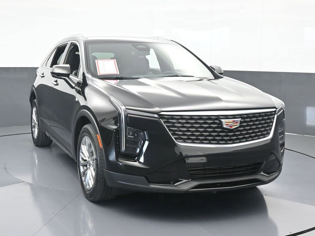Used 2024 Cadillac XT4 Premium Luxury image 9