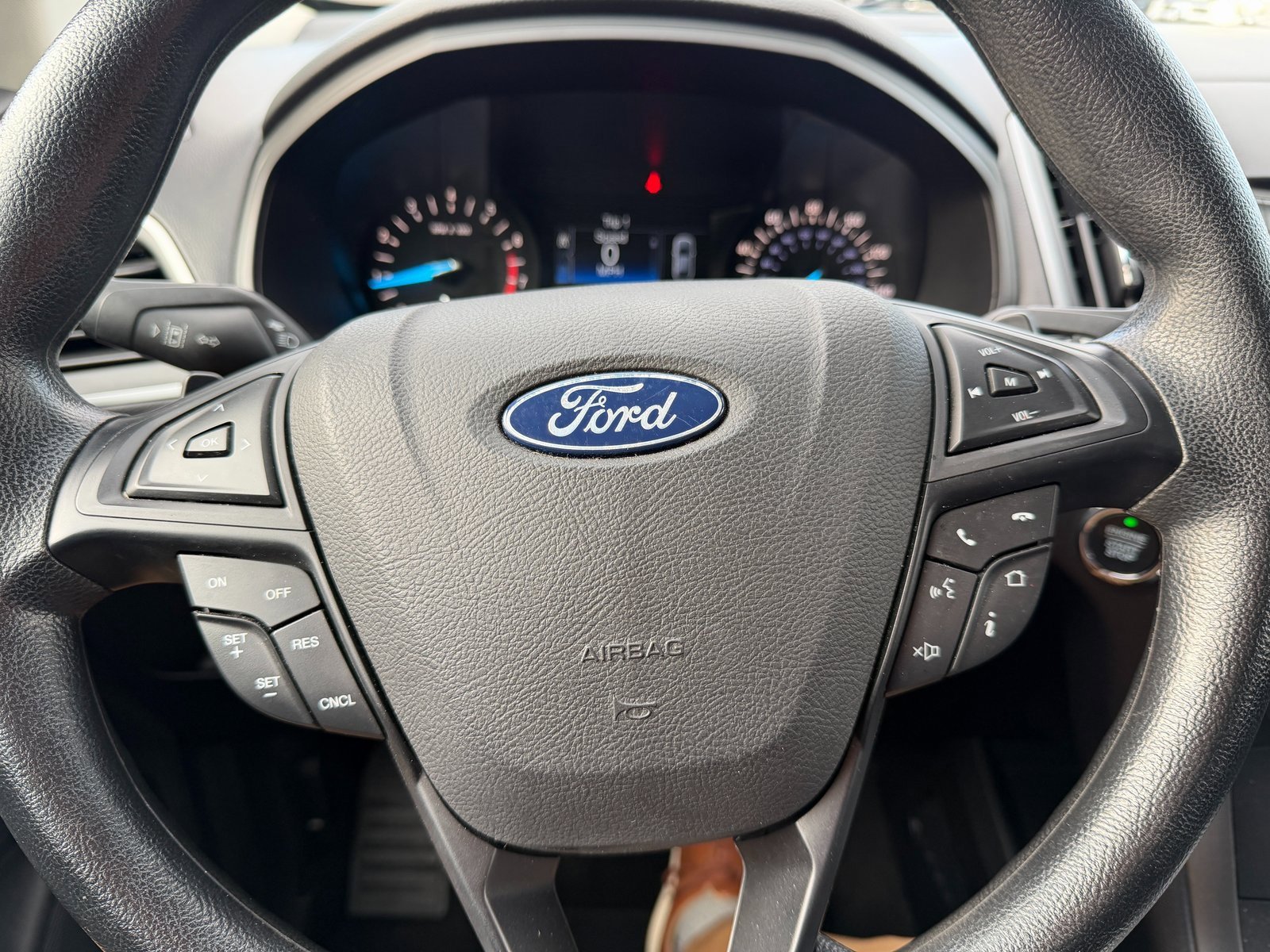 Used 2019 Ford Edge SE image 10