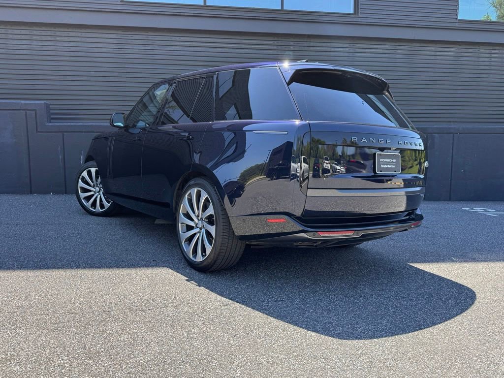 Used 2023 Land Rover Range Rover SE AWD/4WD image 3