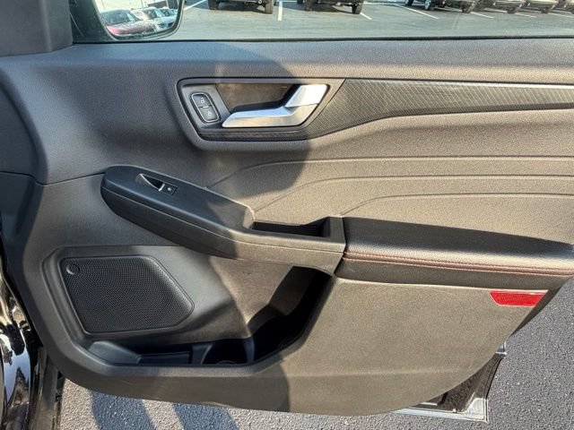 Used 2025 Ford Escape ST-Line FWD image 40