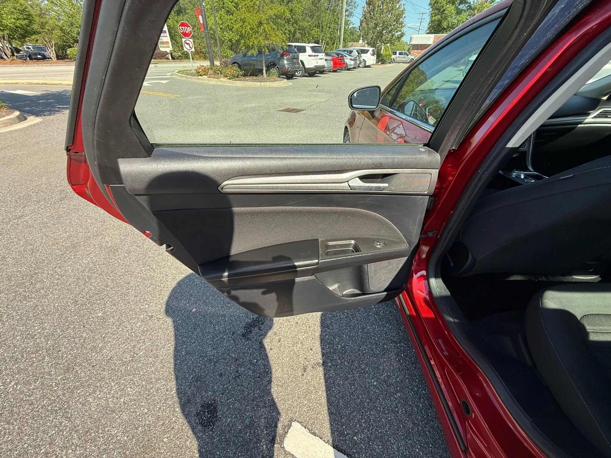 Used 2020 Ford Fusion SE image 23