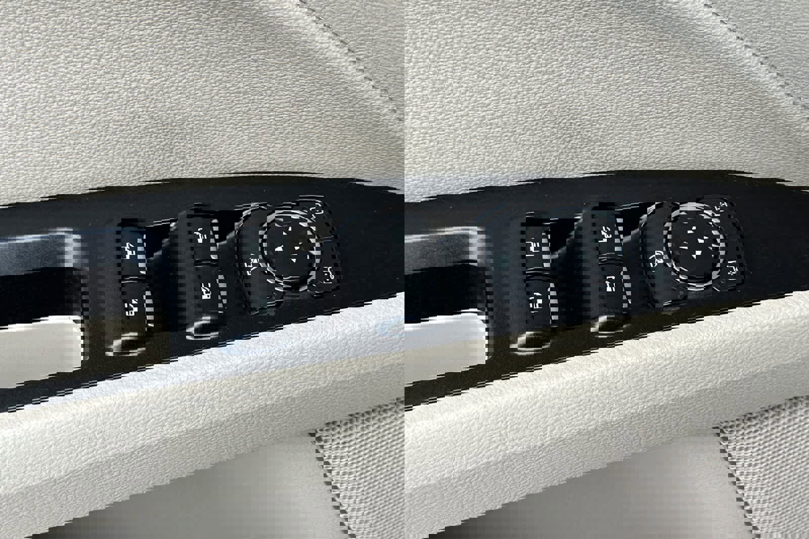 Used 2017 Ford Fusion SE image 13