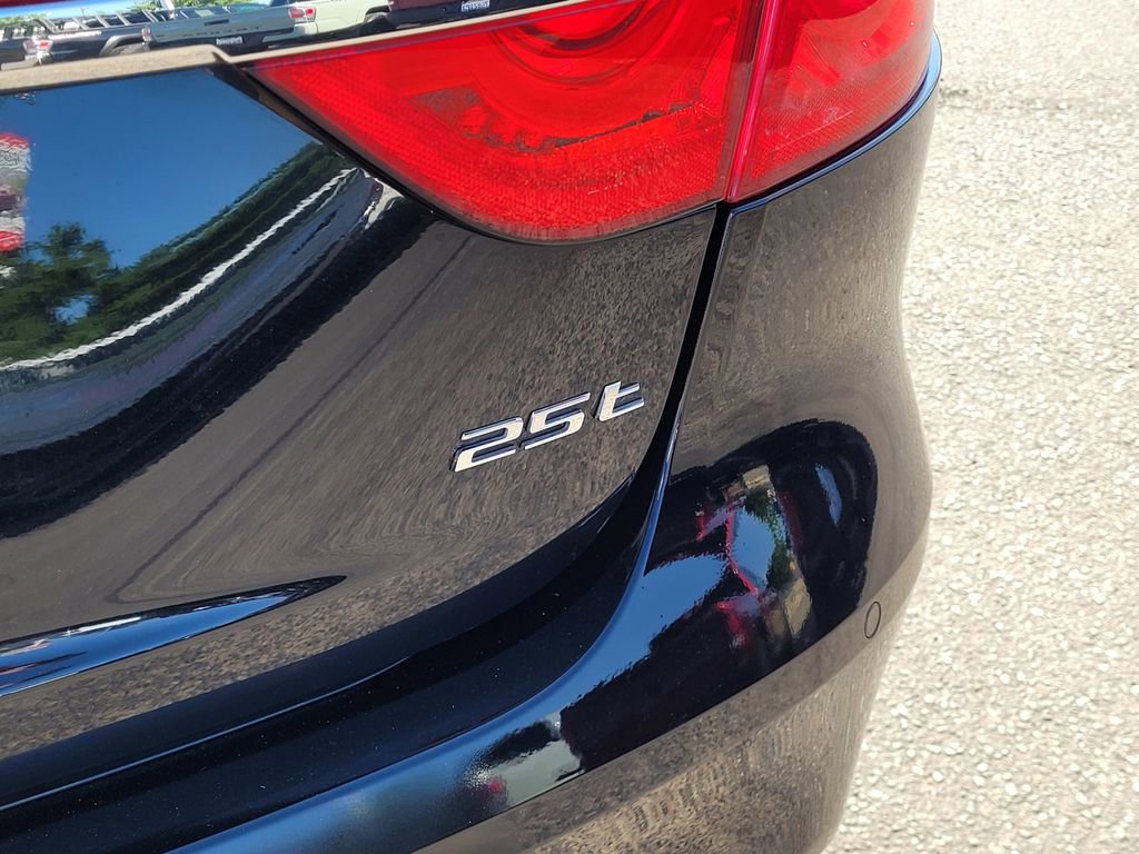 Used 2019 Jaguar XF Prestige image 7