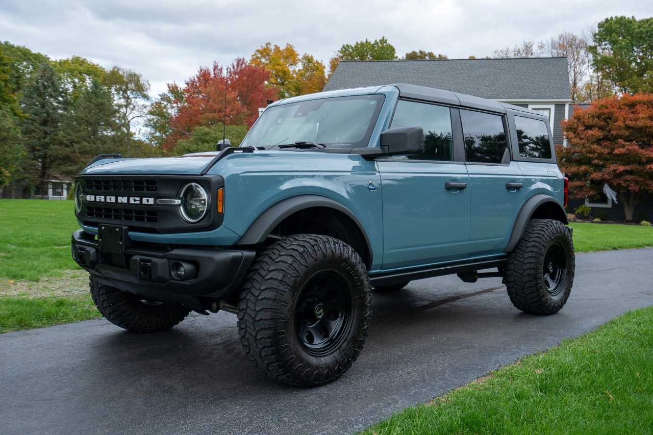 Used 2022 Ford Bronco Black Diamond image 7