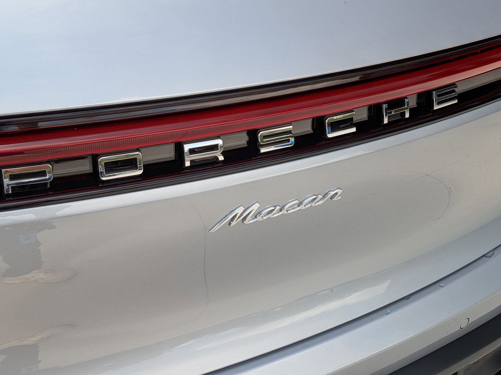 New 2026 Porsche Macan image 13