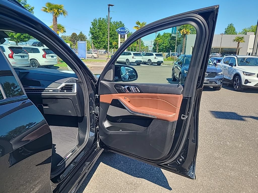 Used 2026 BMW X7 M60i AWD/4WD image 19