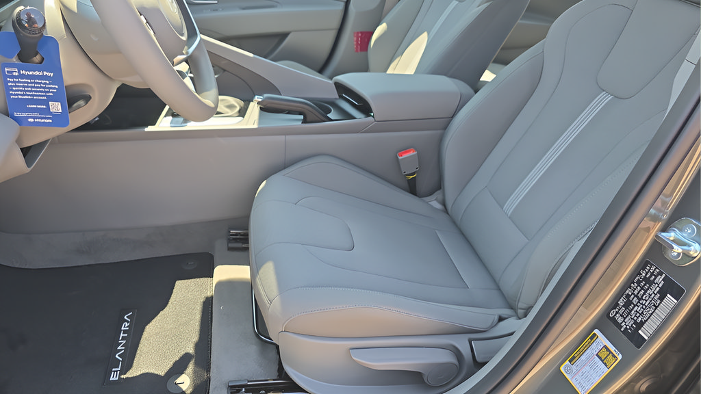 New 2026 Hyundai Elantra SE FWD image 14