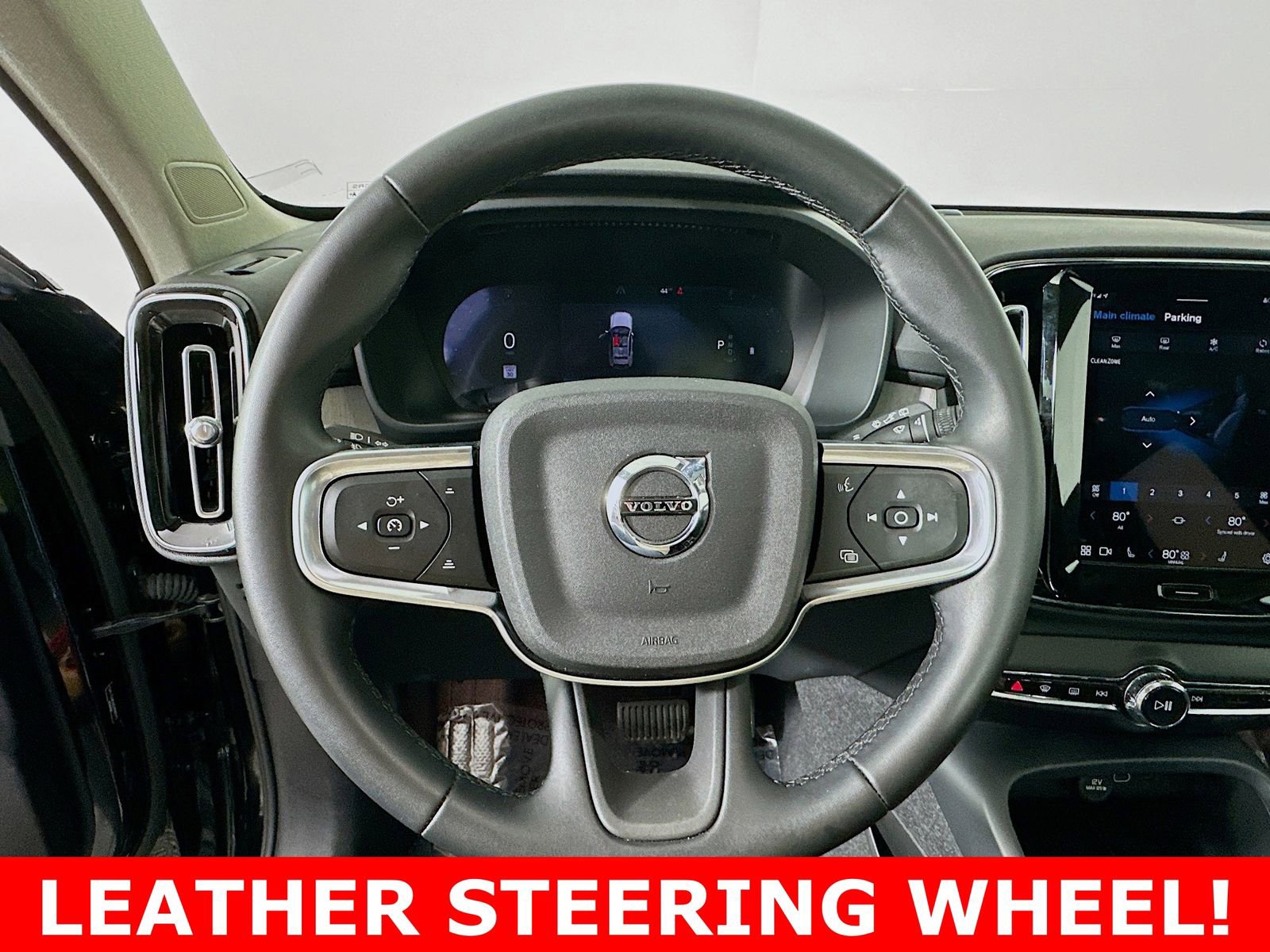 Used 2025 Volvo XC40 B5 Plus image 14