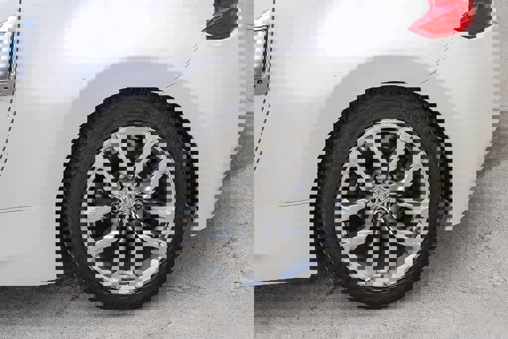 Used 2014 Nissan 370Z Touring image 6