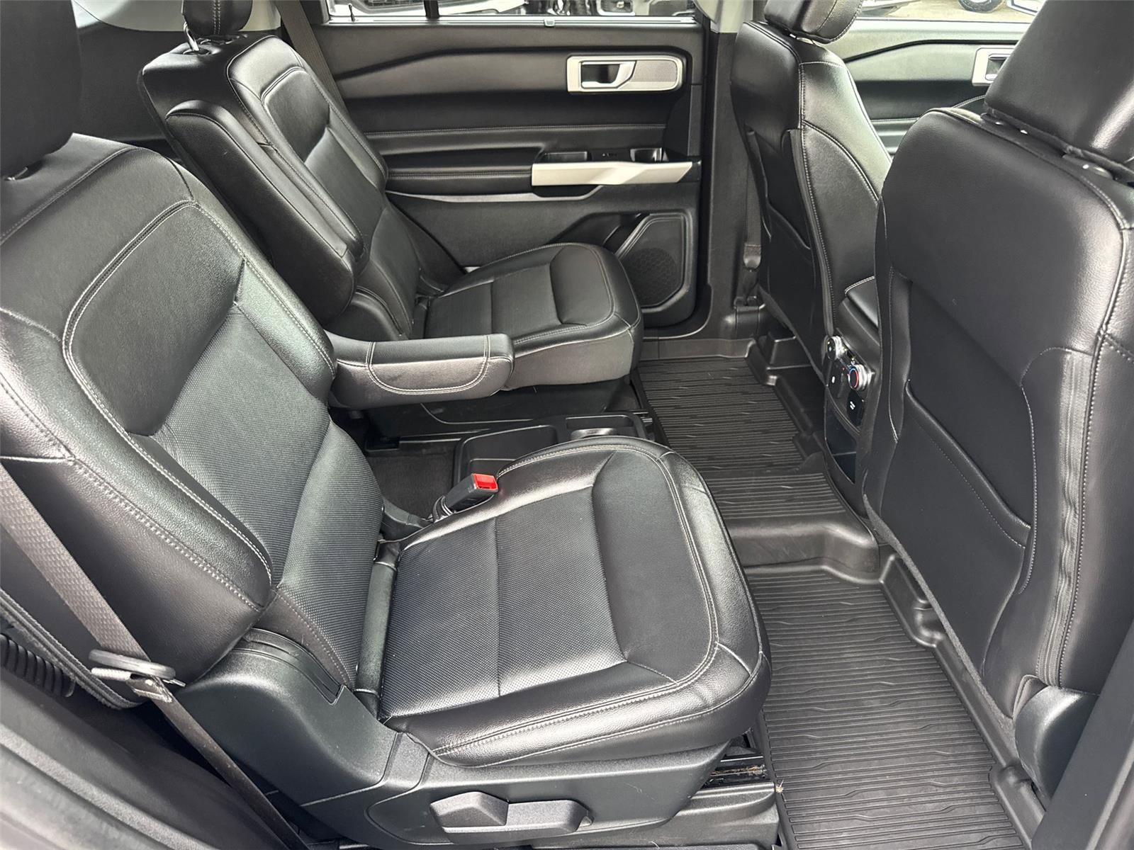 Certified 2021 Ford Explorer Limited w/ Hybrid Equipment Group 310A image 19