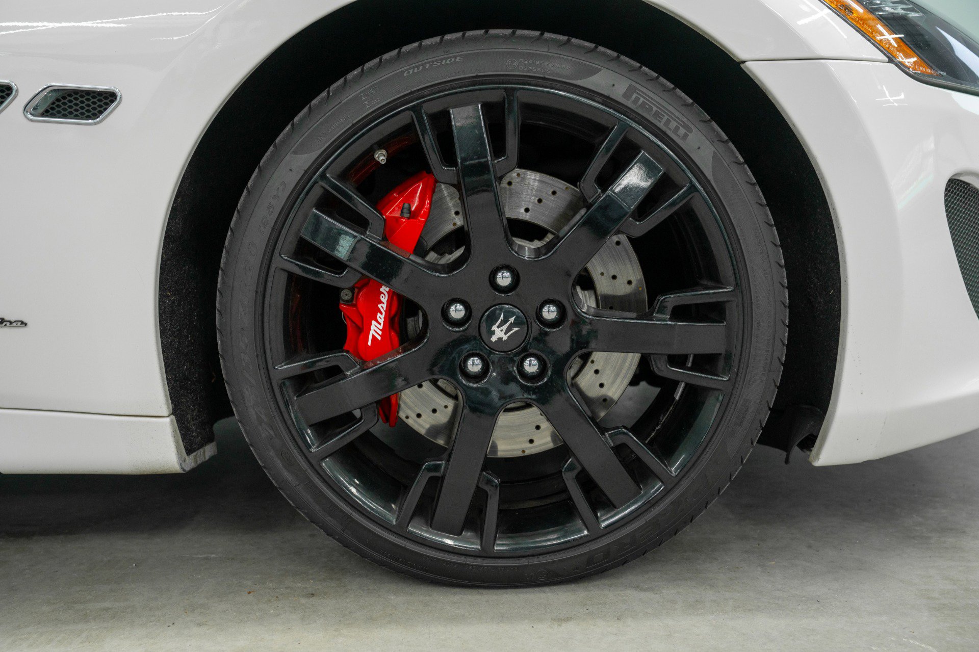 Used 2016 Maserati GranTurismo Sport RWD image 37