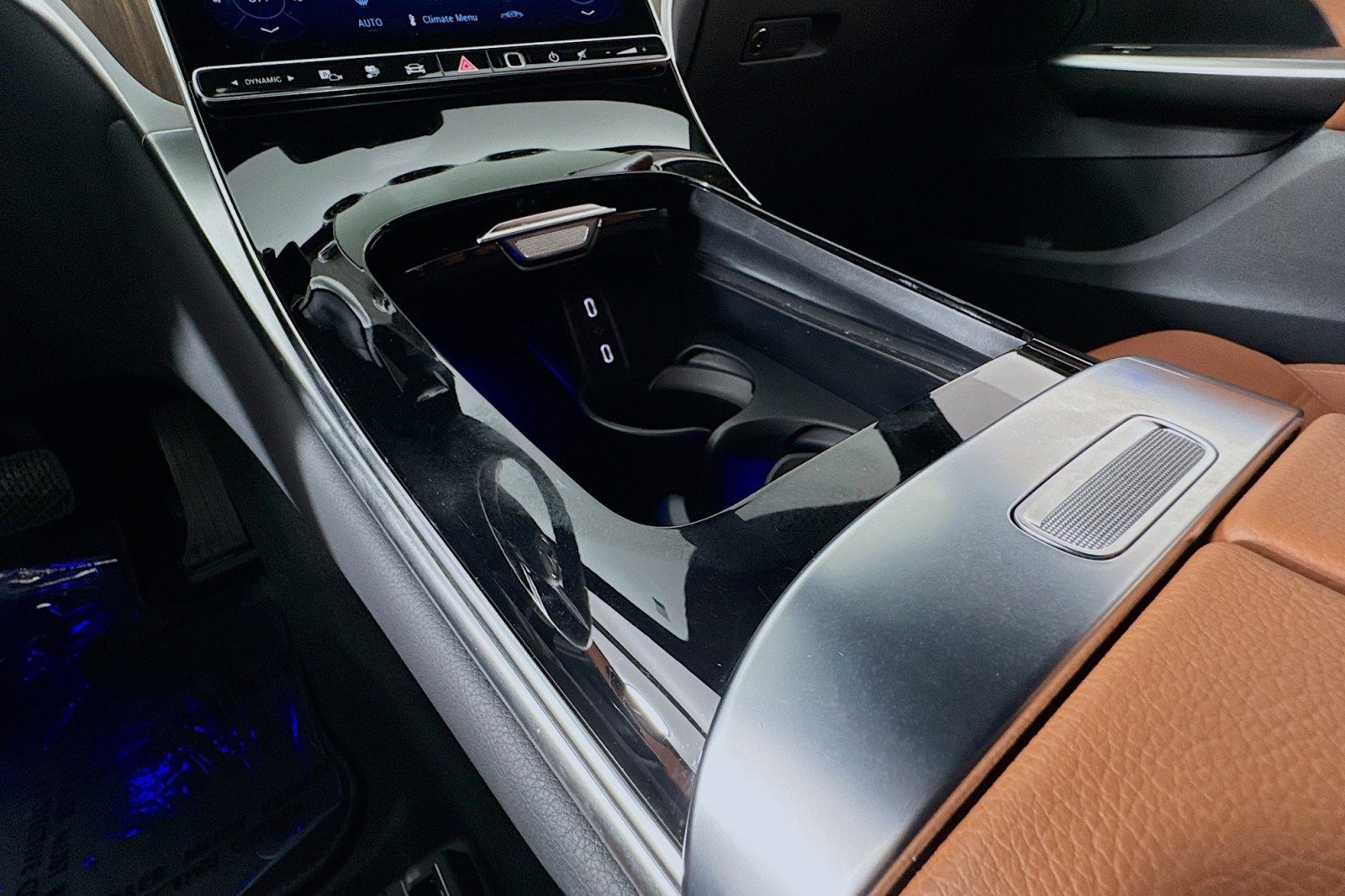Certified 2025 Mercedes-Benz GLC 350e 4MATIC image 7