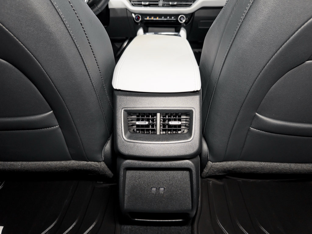 Used 2024 Chevrolet Equinox EV LT FWD image 21