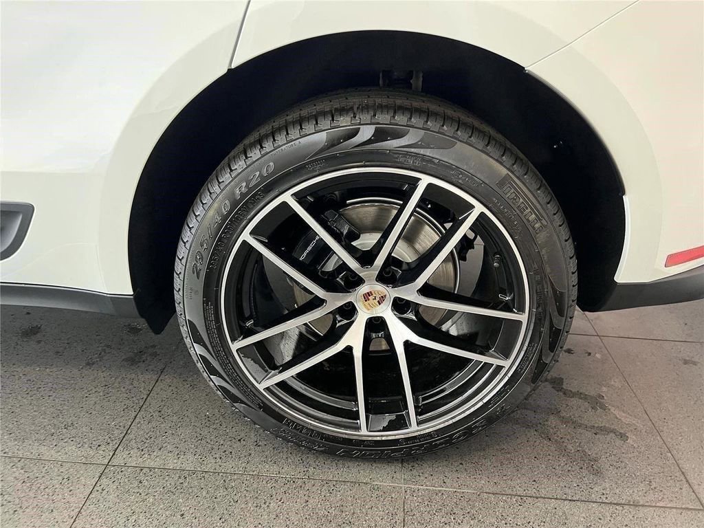 New 2026 Porsche Macan AWD/4WD image 11