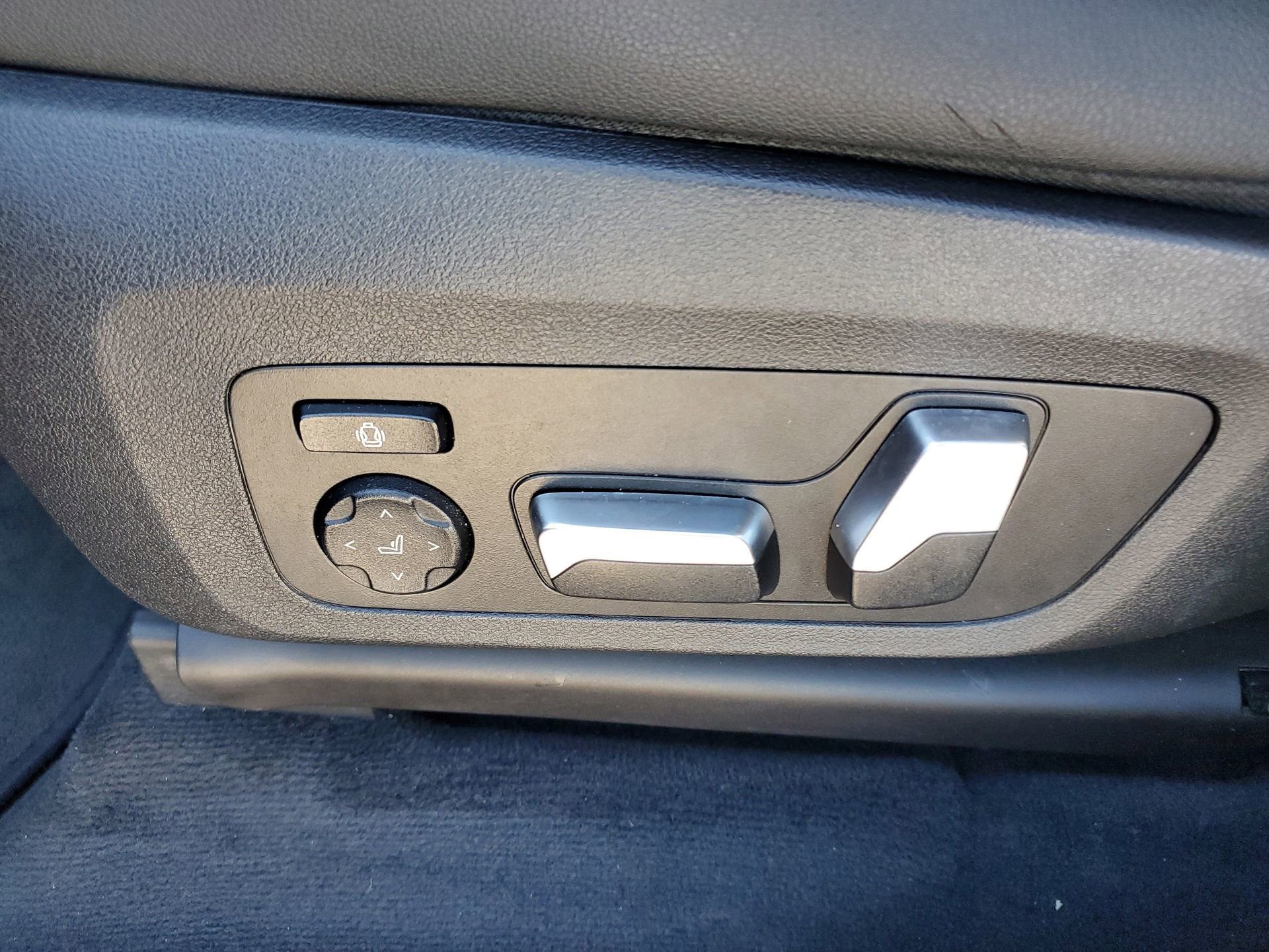 Used 2019 BMW X3 M40i w/ Driving Assistance Package image 15