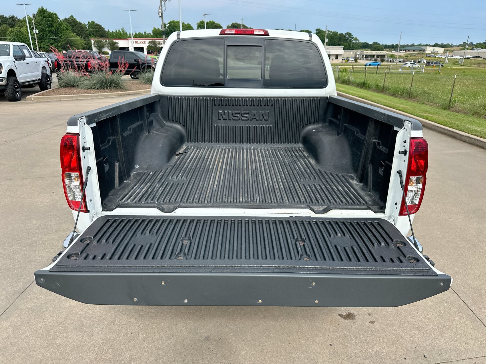 Used 2019 Nissan Frontier SV RWD image 23