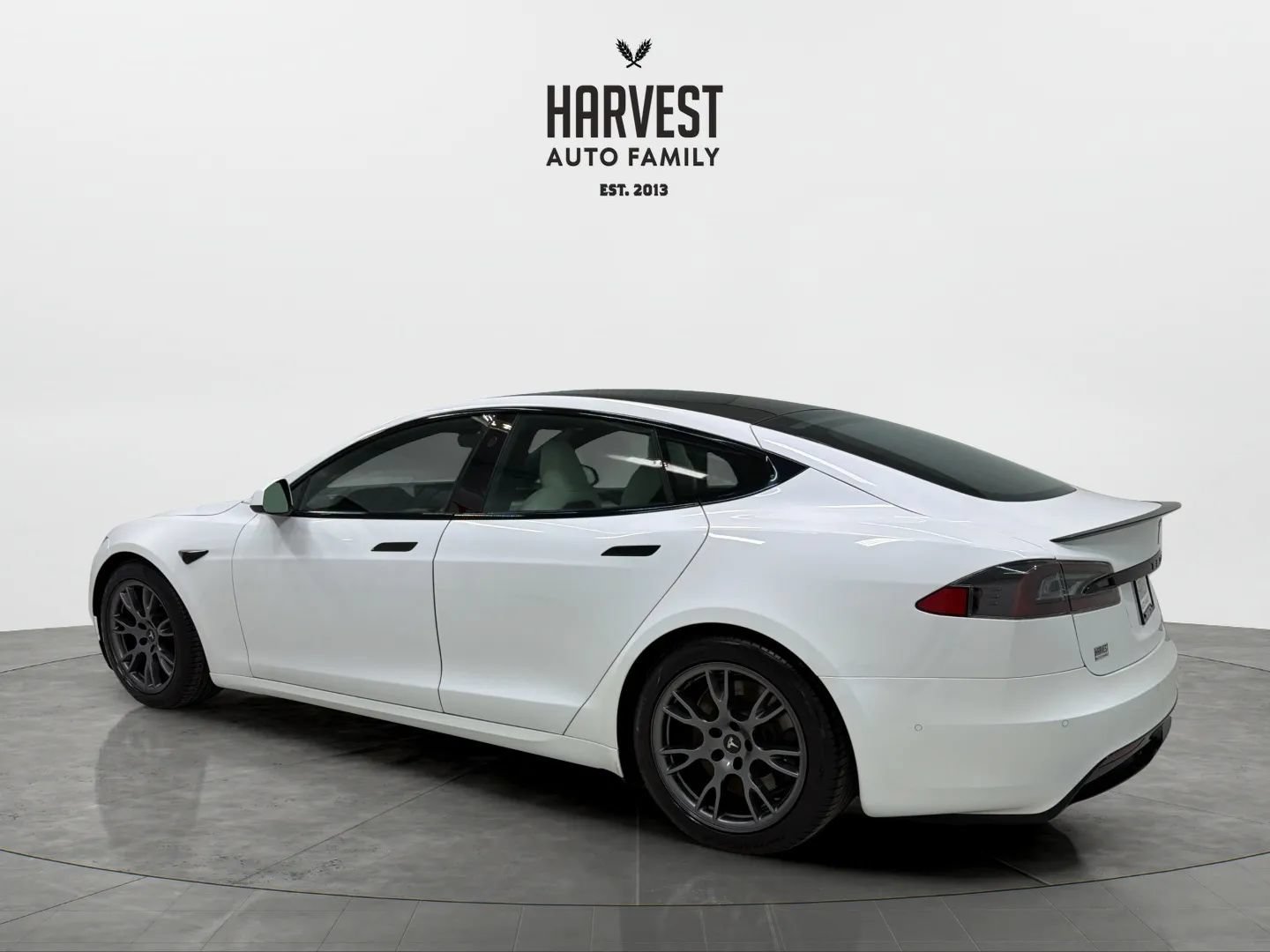 Used 2022 Tesla Model S Plaid AWD/4WD image 3