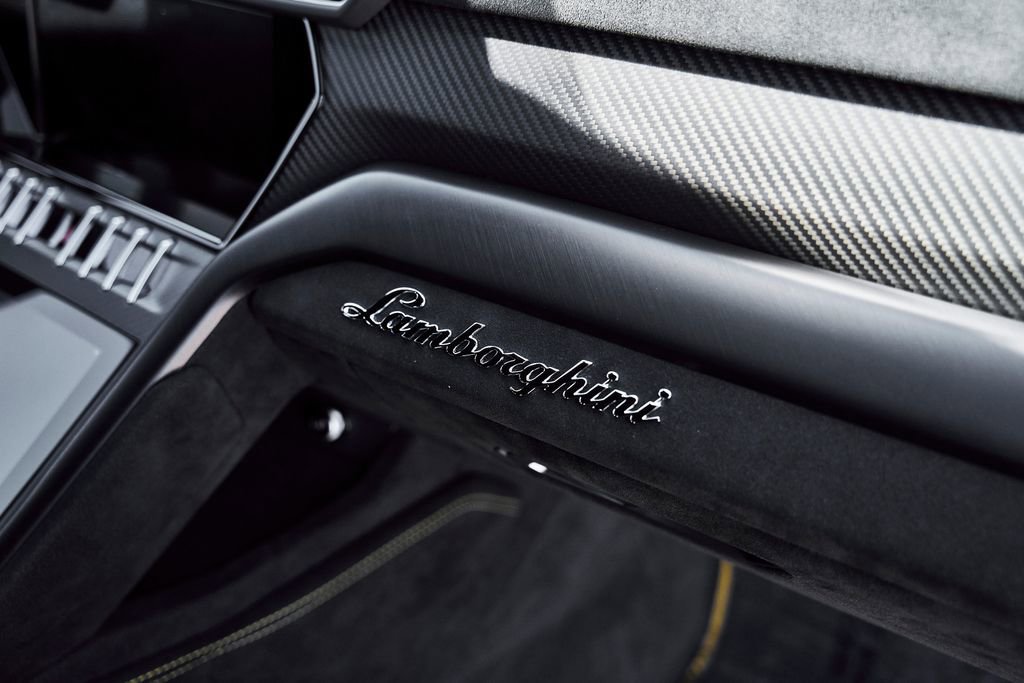 Used 2024 Lamborghini Urus Performante AWD/4WD image 52