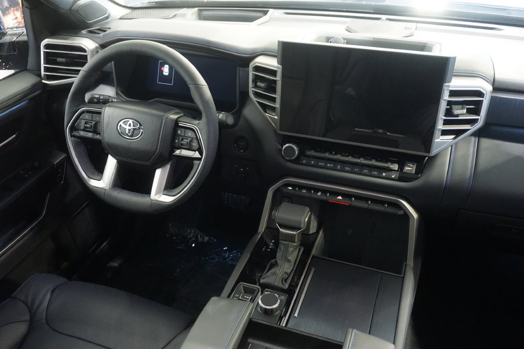 New 2026 Toyota Sequoia Platinum AWD/4WD image 32