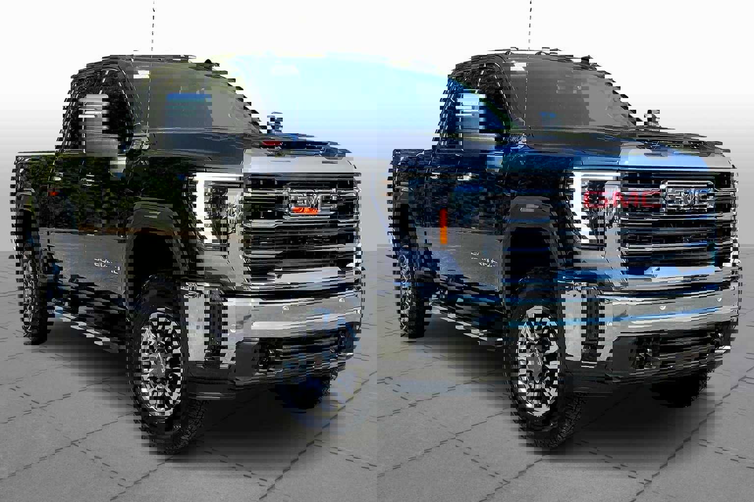 New 2025 GMC Sierra 3500 SLT w/ SLT Premium Package image 2