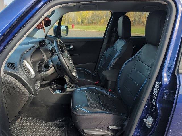 Used 2019 Jeep Renegade Latitude w/ Cold Weather Group AWD/4WD image 2