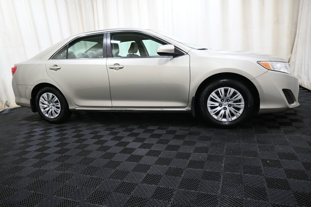 Used 2014 Toyota Camry LE FWD image 8