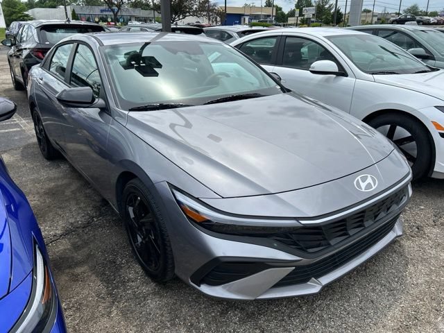 Certified 2026 Hyundai Elantra Sport FWD image 5