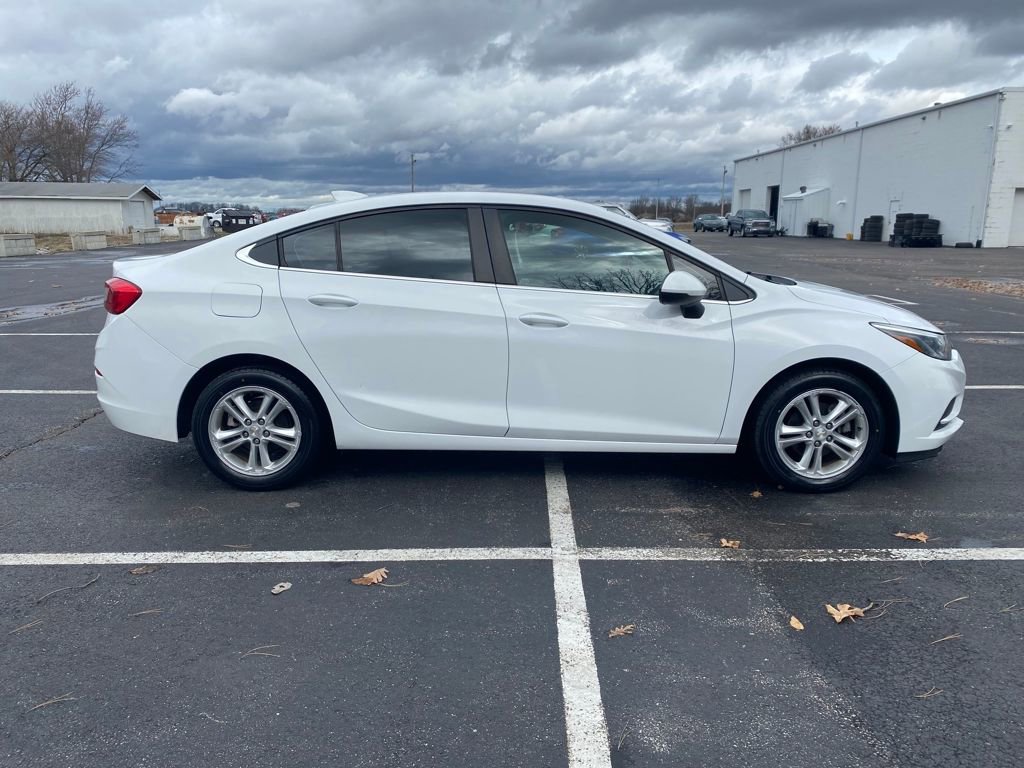 Used 2018 Chevrolet Cruze LT image 8