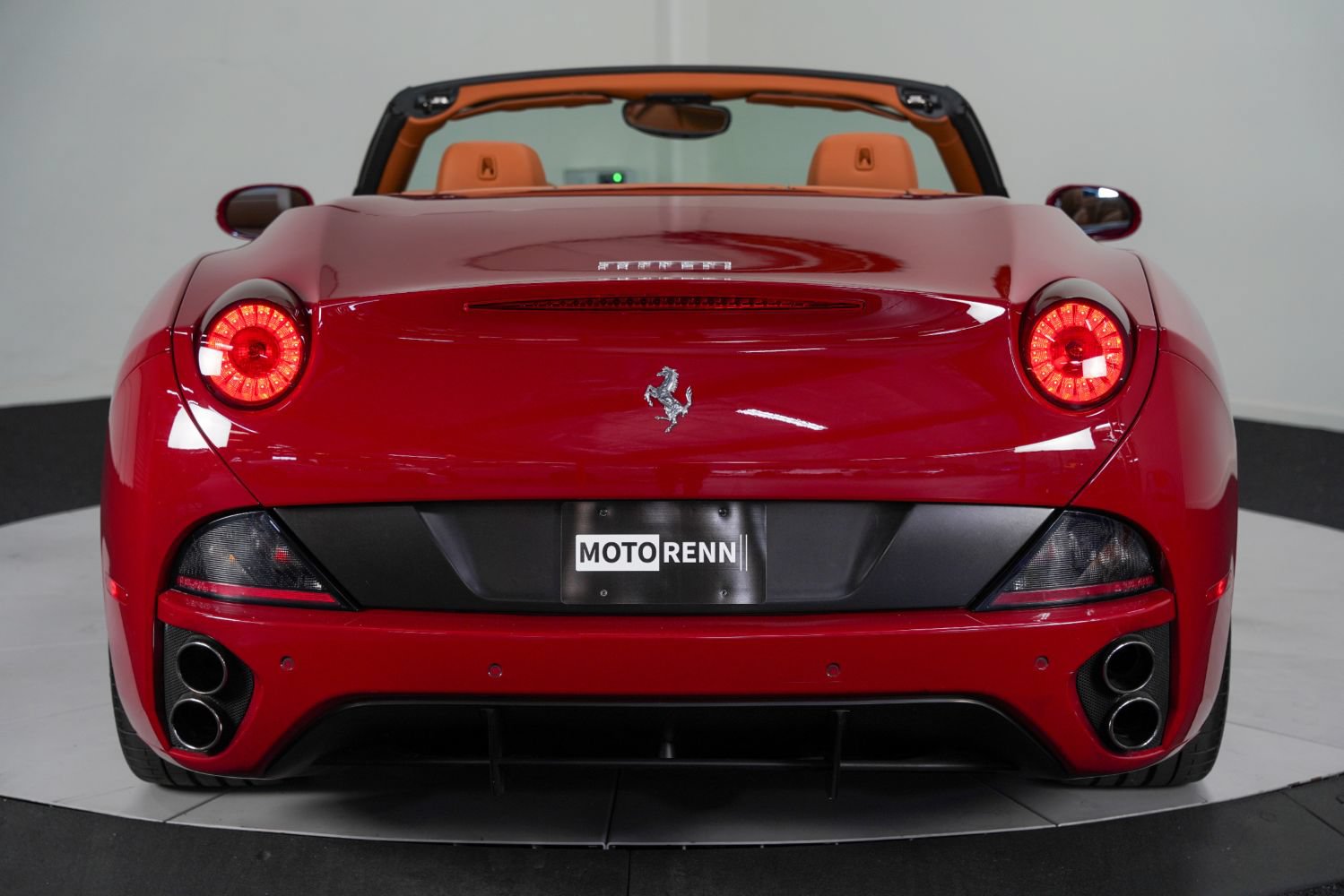 Used 2010 Ferrari California RWD image 6