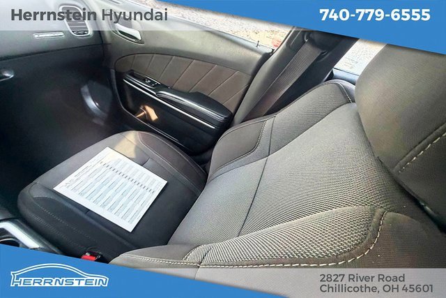 Used 2018 Dodge Charger R/T image 11