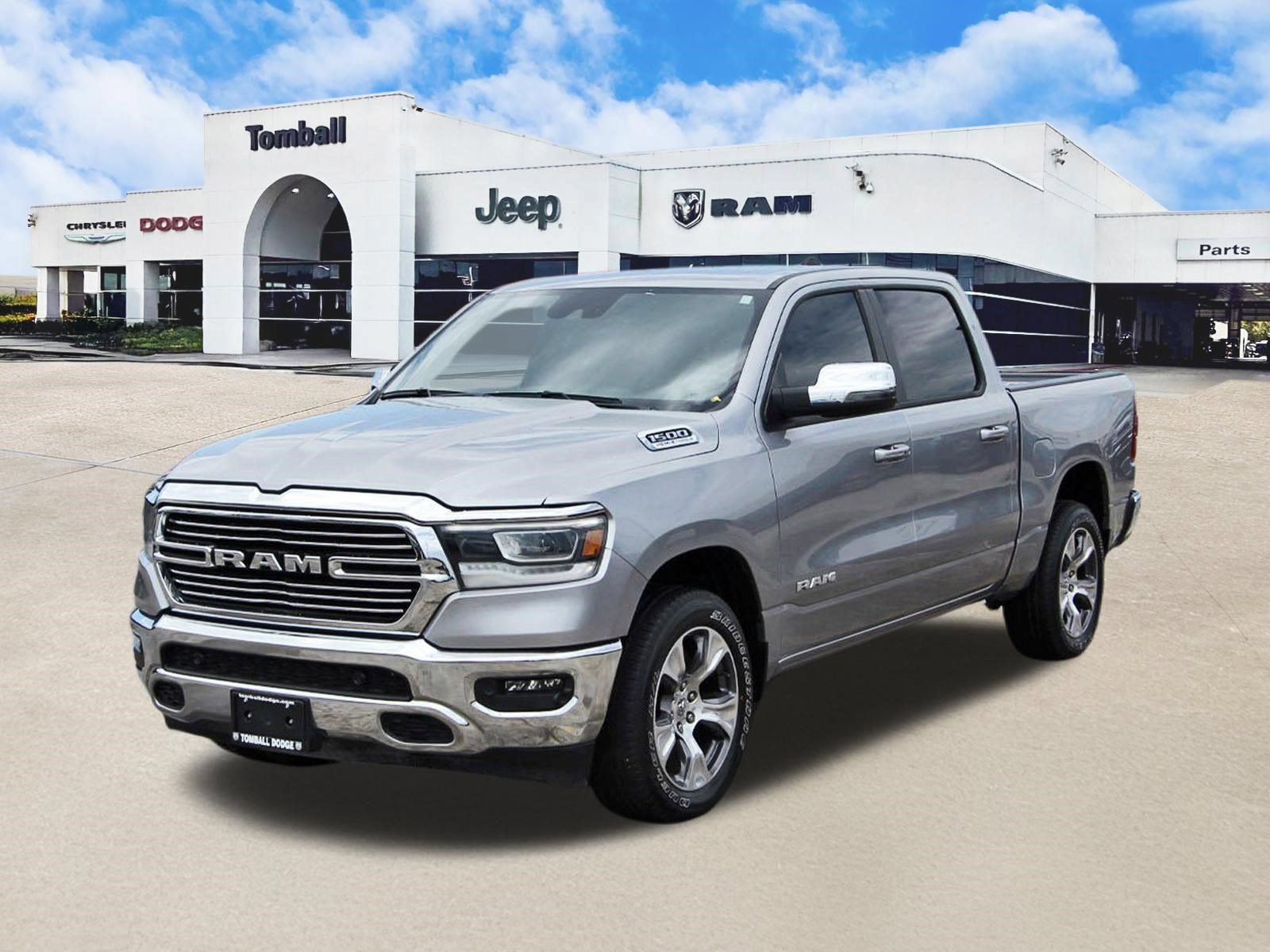 Used 2024 RAM 1500 Laramie AWD/4WD image 3