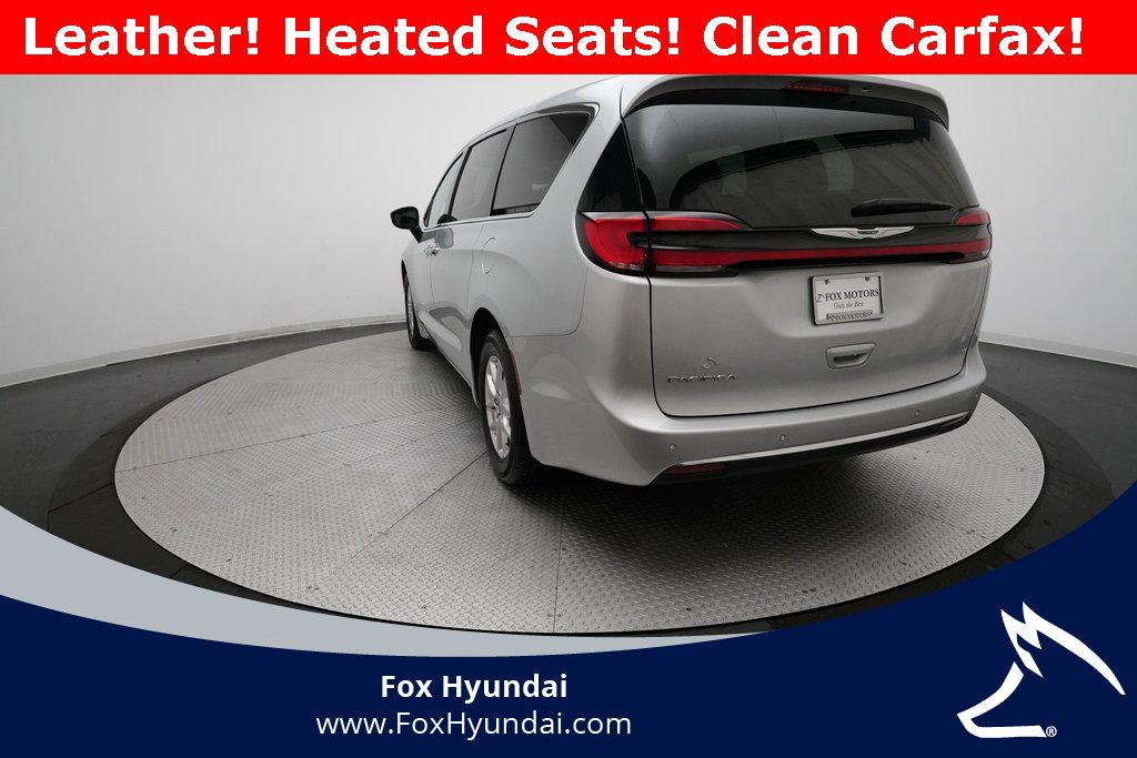 Used 2024 Chrysler Pacifica Touring-L image 34