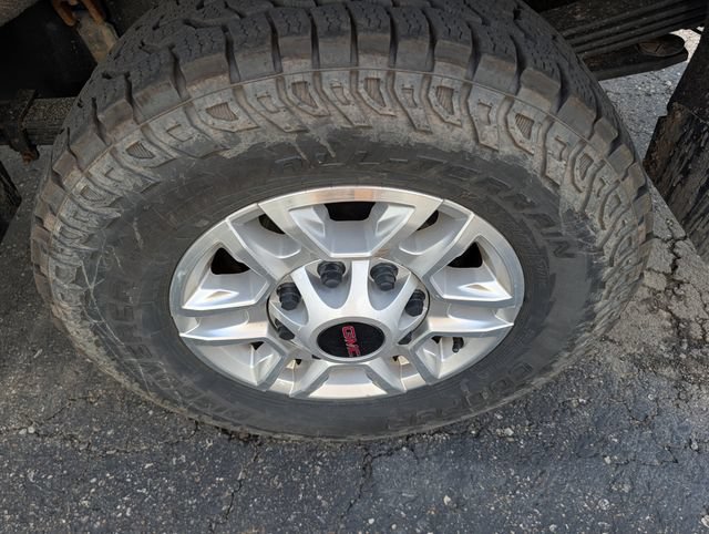 Used 2022 GMC Sierra 2500 SLE w/ SLE Convenience Package AWD/4WD image 7