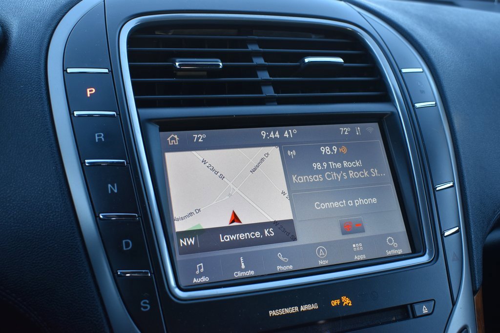 Used 2020 Lincoln Nautilus Reserve image 11