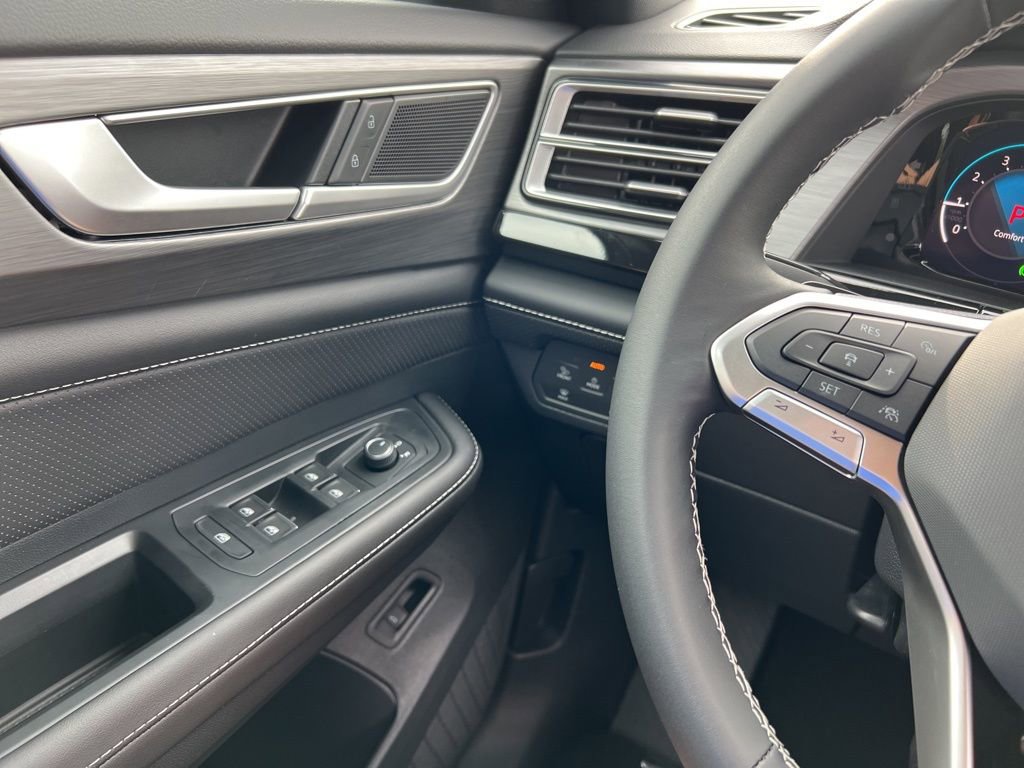 New 2026 Volkswagen Atlas Cross Sport SE image 18