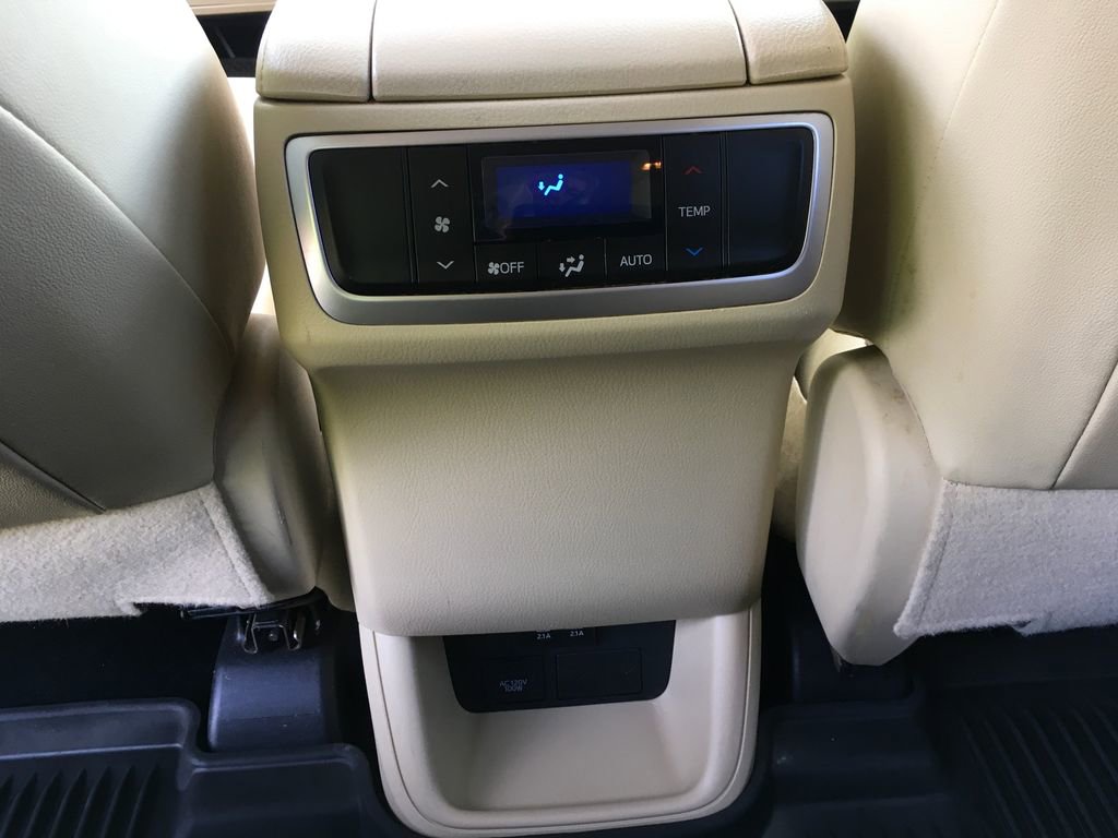 Used 2019 Toyota Highlander Limited AWD/4WD image 26