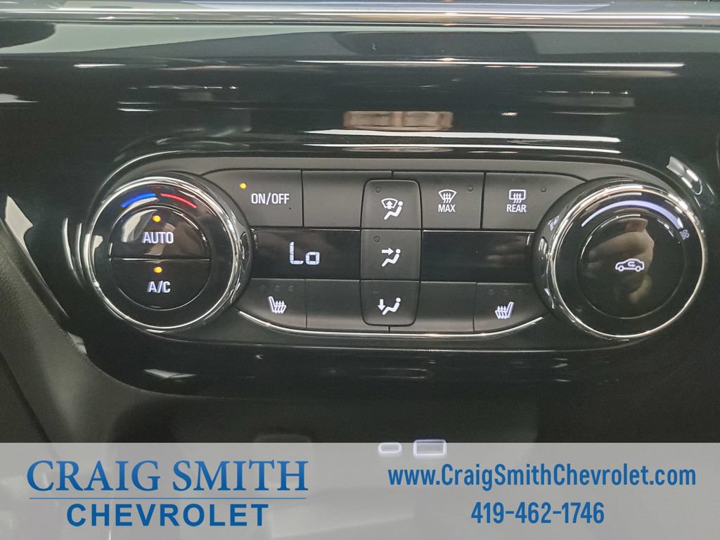 Used 2024 Chevrolet Trax RS w/ Sunroof Package FWD image 25