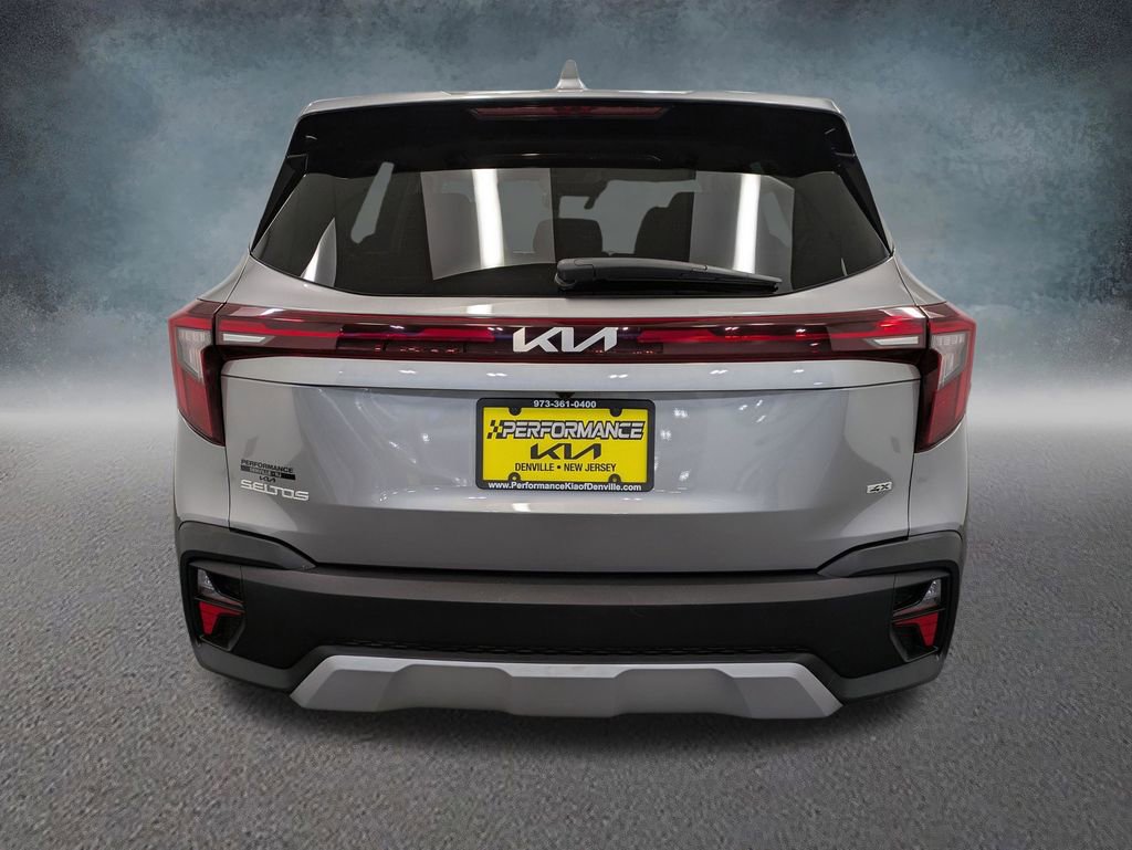 Used 2024 Kia Seltos LX AWD/4WD image 5
