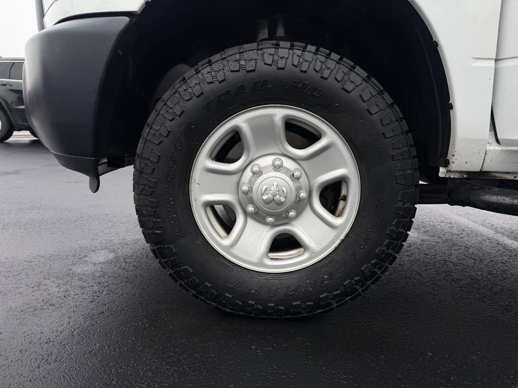 Used 2018 RAM 3500 Tradesman image 9