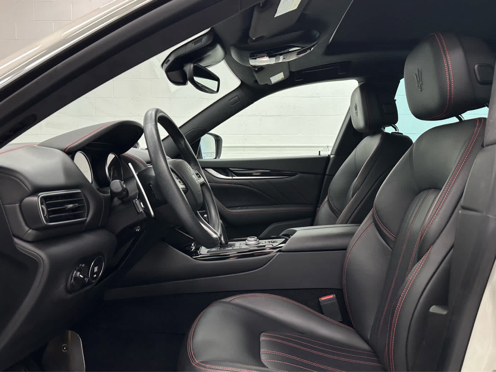 Used 2023 Maserati Levante GT AWD/4WD image 11