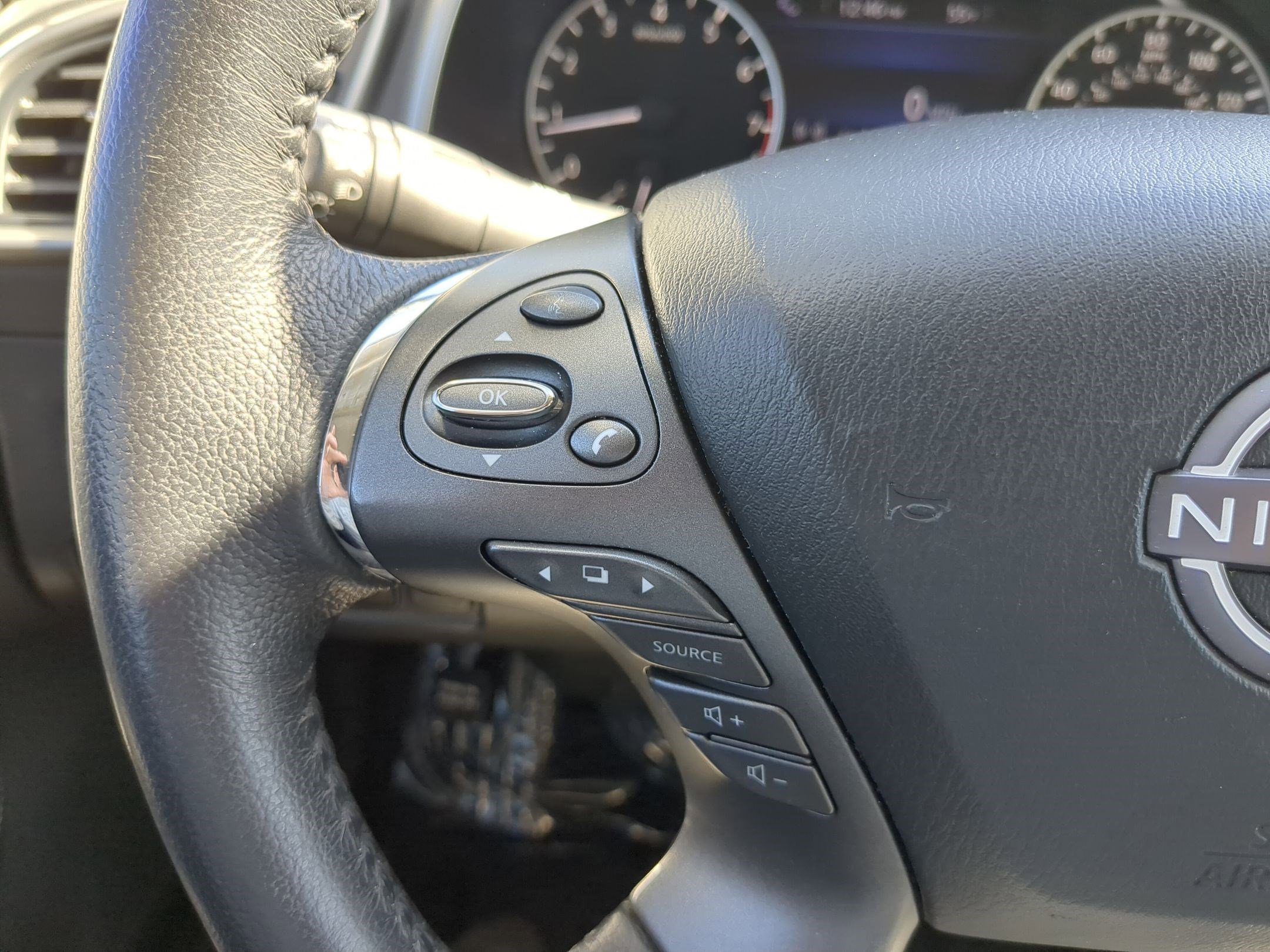 Used 2023 Nissan Murano SV image 19