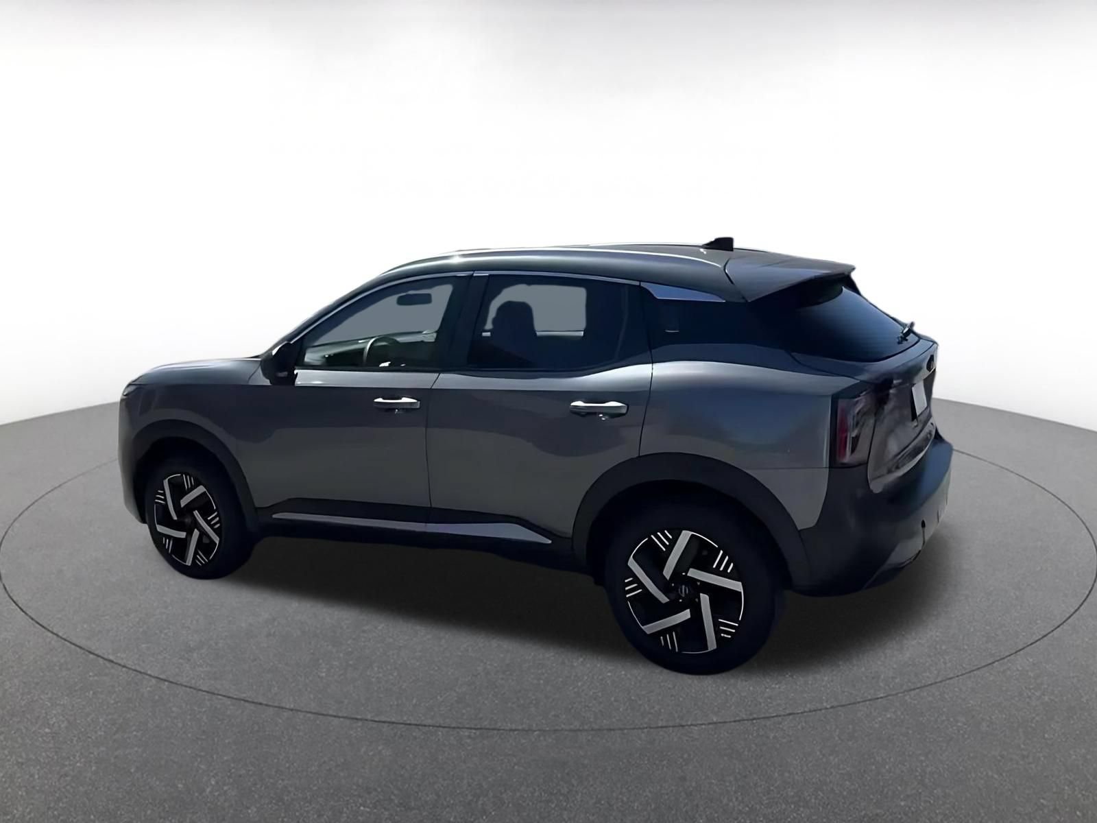 Used 2026 Nissan Kicks SV w/ Cold Weather Package FWD image 9