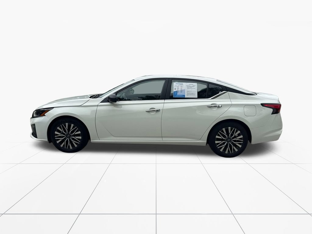 Used 2025 Nissan Altima 2.5 SV FWD video 4