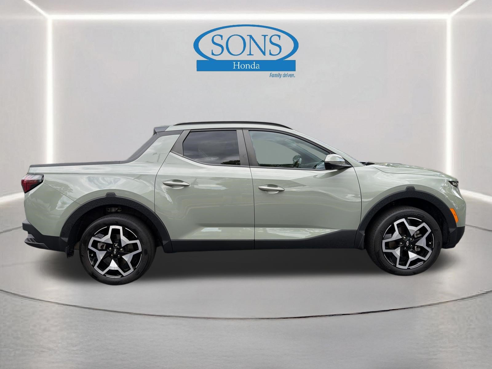 Used 2024 Hyundai Santa Cruz Limited AWD/4WD image 32